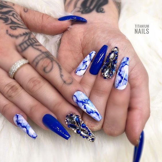 royal blue marble nails