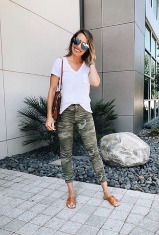 how to style cargo pants with a plain t-shirt