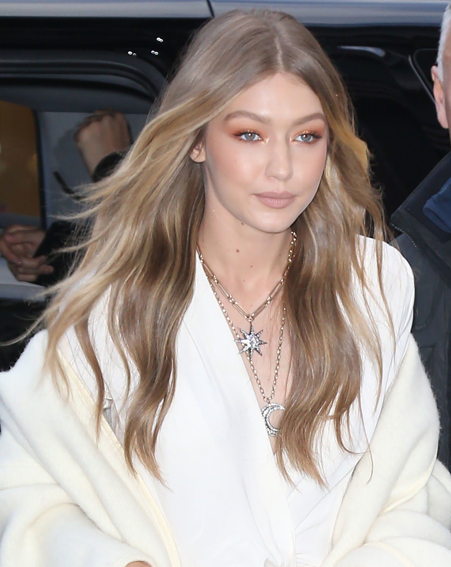 Gigi Hadid’s Light Ash Brown Hair: Low maintenance hair color ideas