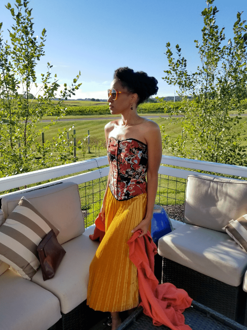 pleated skirt outfits