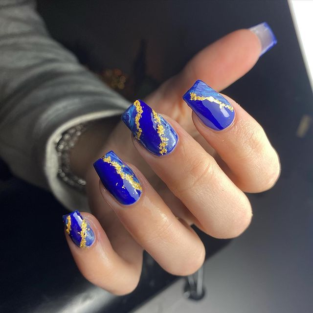 royal blue marble nails