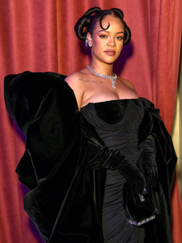 10 Jaw Dropping Fashion Moments of Rihanna